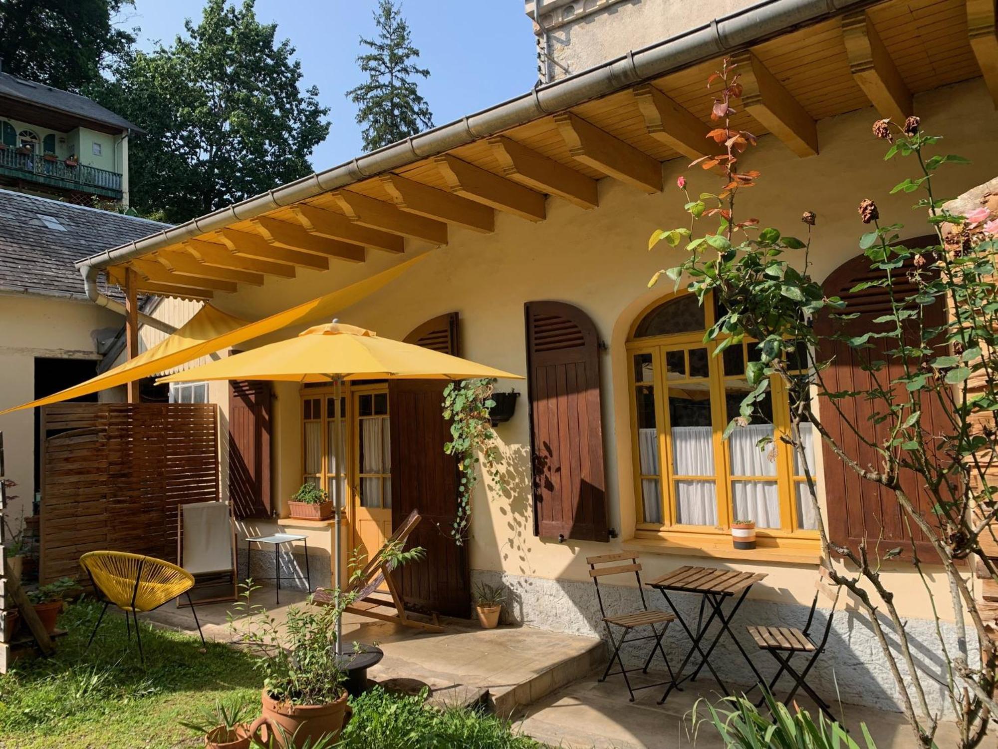 Charmant Appartement Sur Cour, Le Berlingott Bagneres-de-Bigorre Luaran gambar